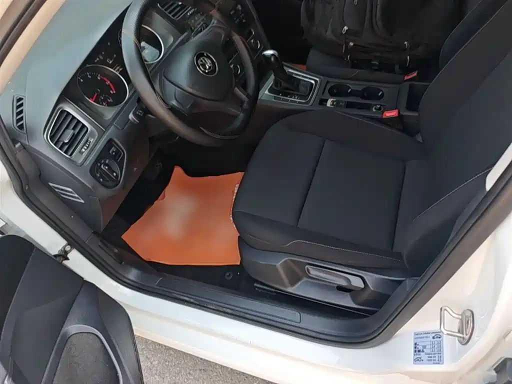 Volkswagen Golf 2016 1.6L Automatic Fashion фото 11