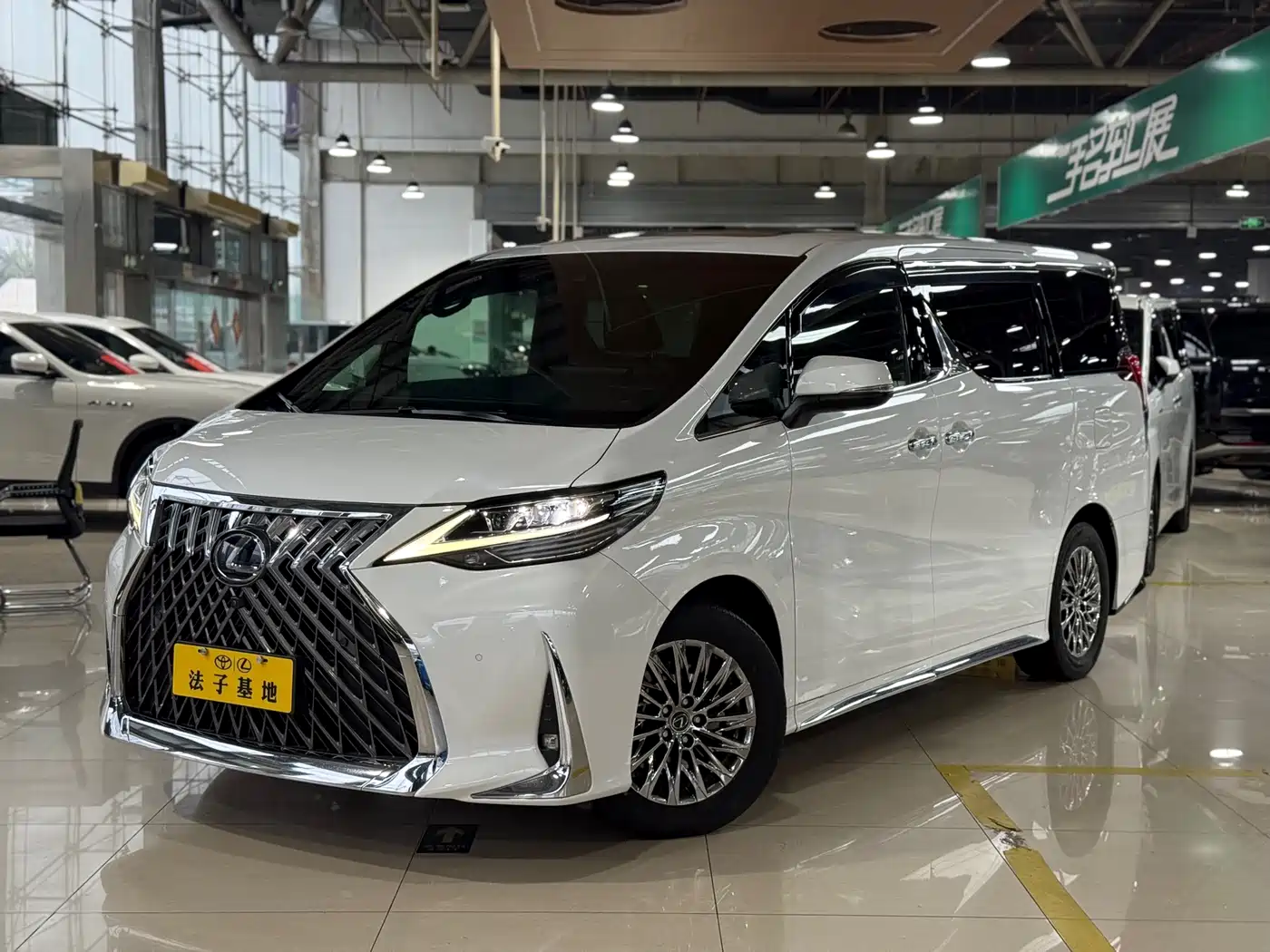 Lexus LM 2020 300h Seven-Seater Elegance Edition