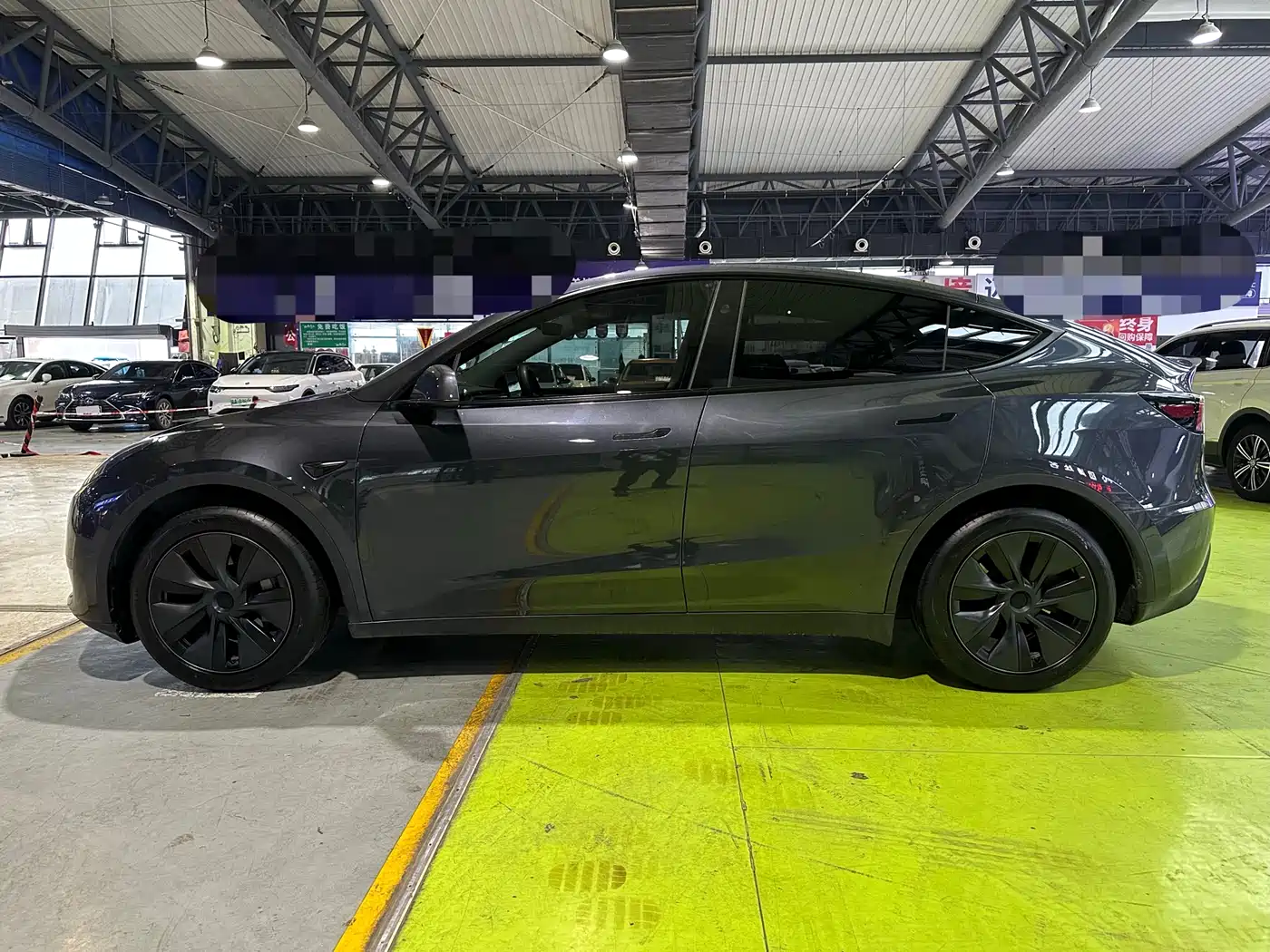 TESLA MODEL Y