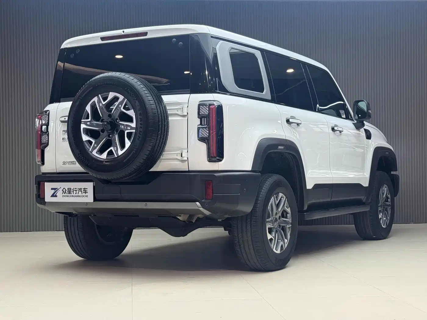 BAIC ORV Beijing Offroad BJ40 2024 2.0T New Urban Hunter Edition Knight фото 3