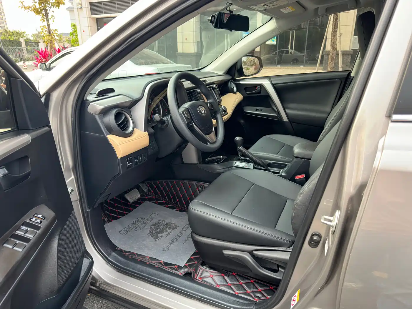 Toyota RAV4 Rongfang 2016 2.0L CVT 2WD Trend (China V) фото 4