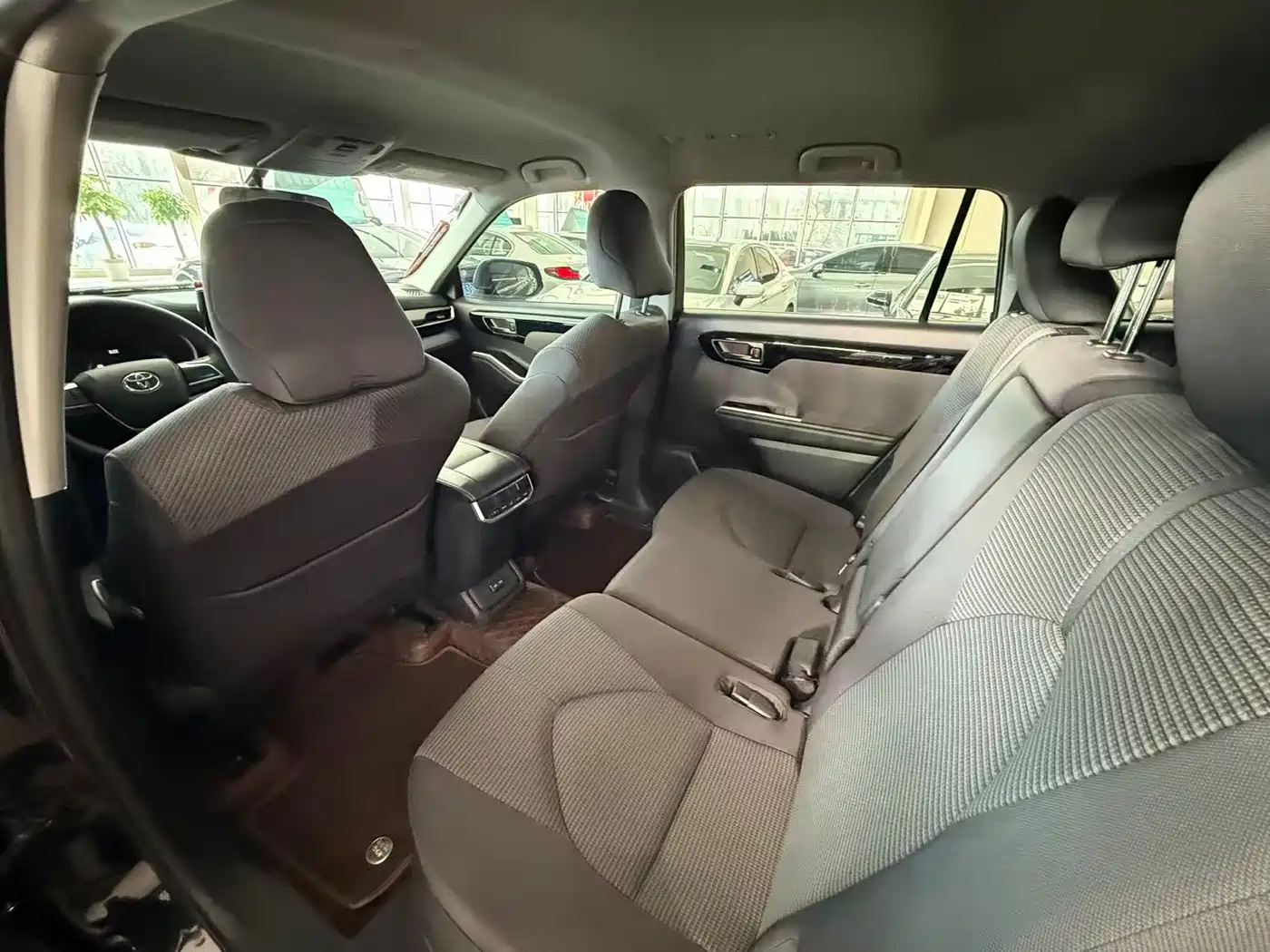 Toyota Highlander 2023 2.5L Smart Hybrid Dual Engine FWD Elite 5-Seater фото 8