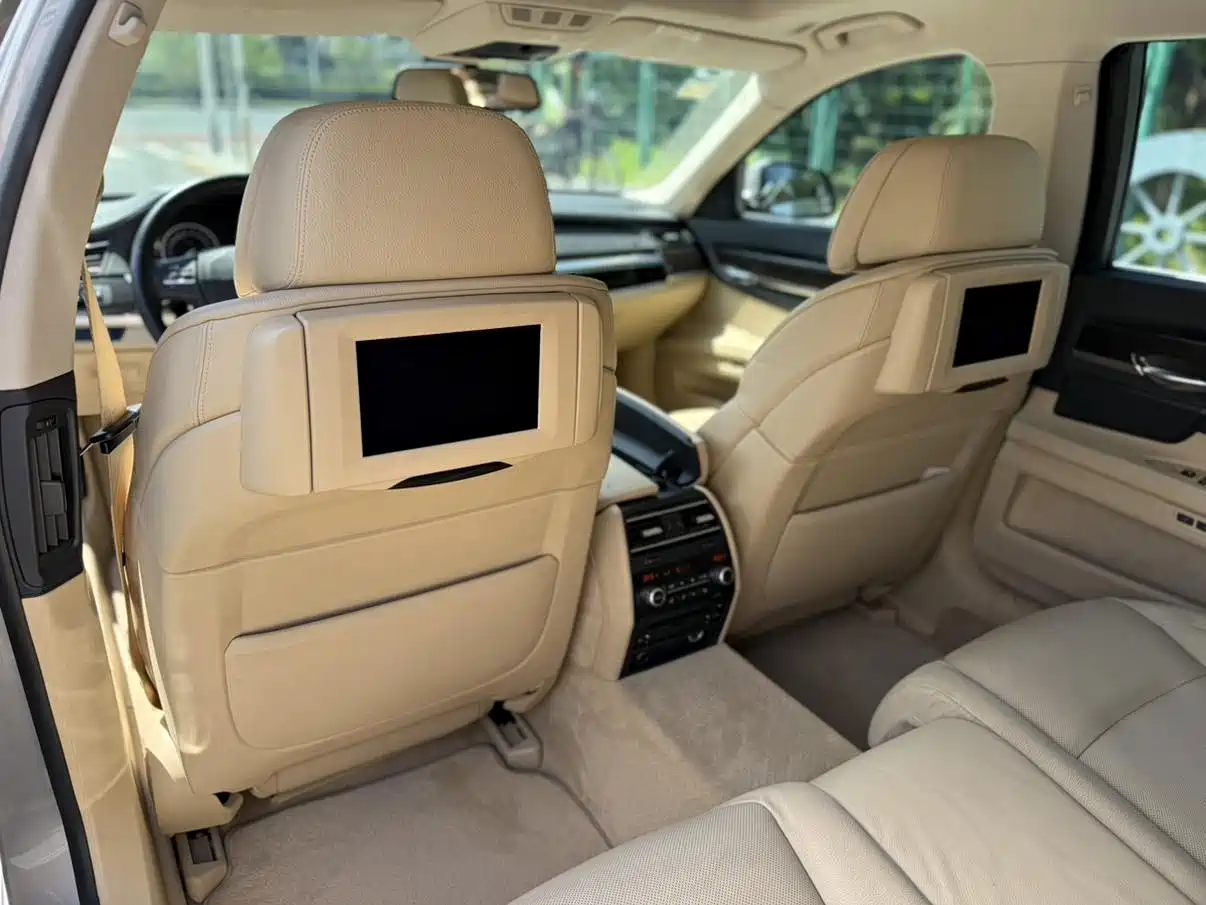 BMW 7 Series 2011 2009 740Li Luxury