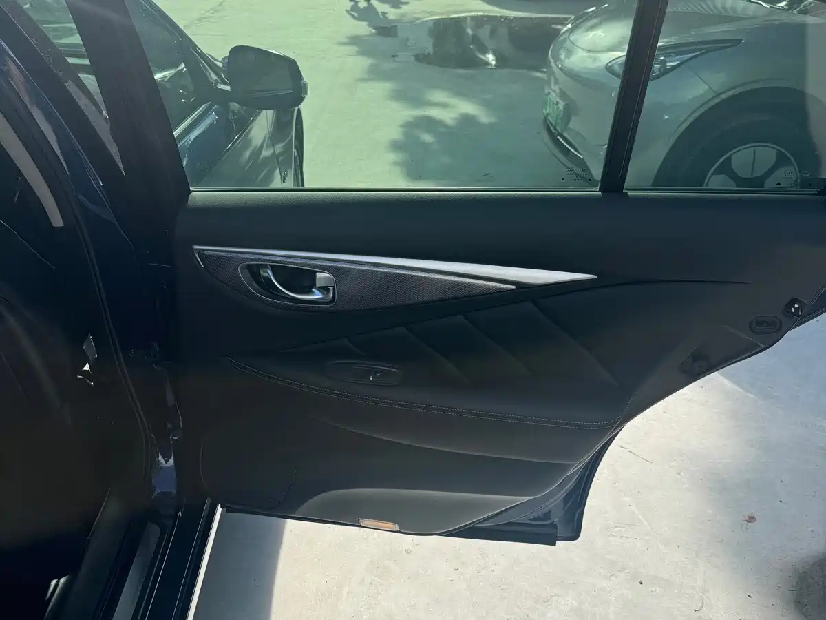 Infiniti Q50L 2019 2018 2.0T Leisure Edition (China VI)