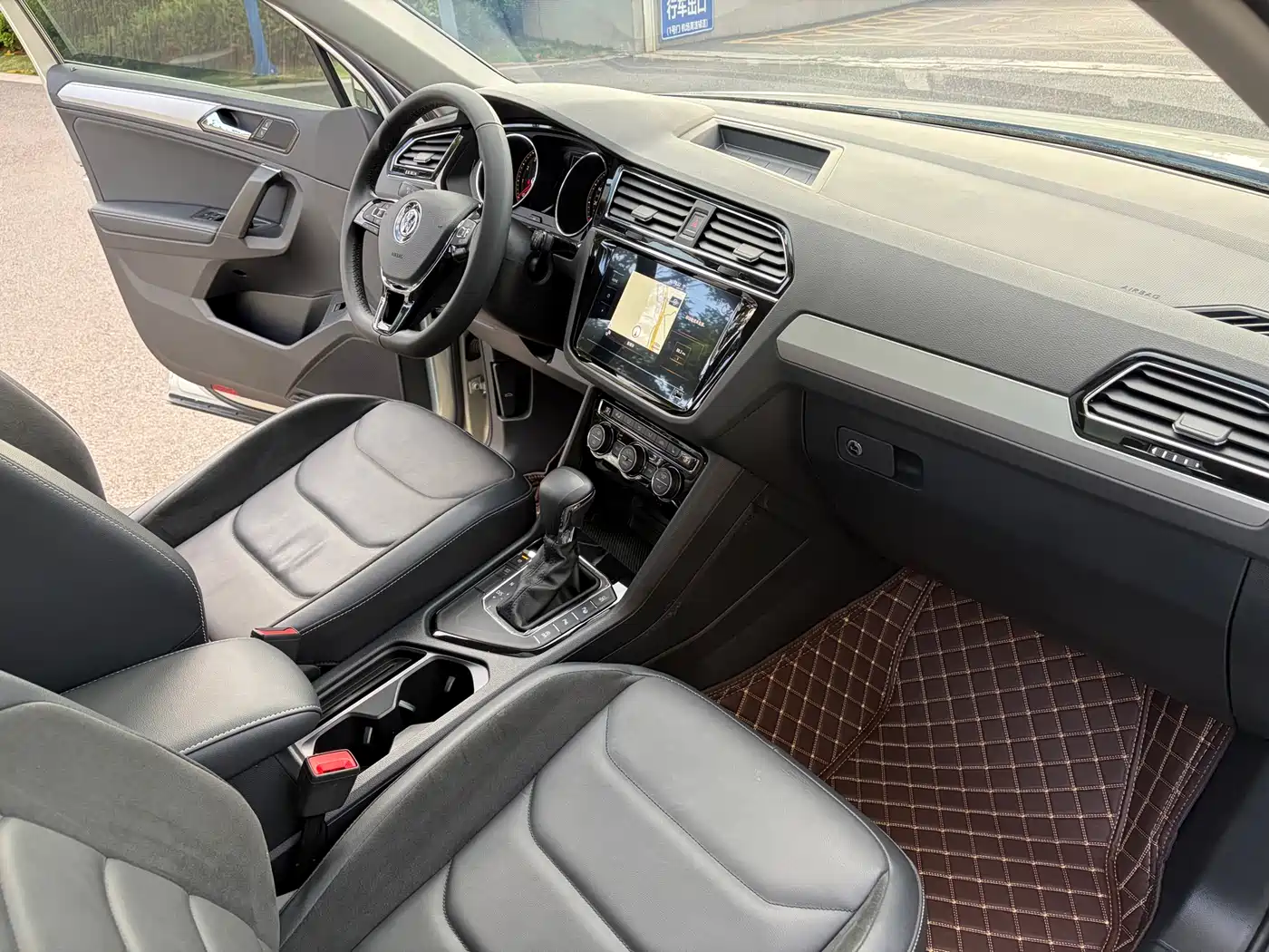 Volkswagen Tiguan L 2020 330TSI Auto 2WD Smart Luxury China VI фото 12