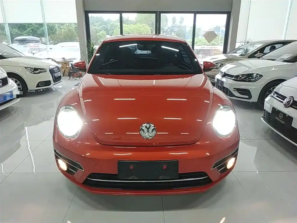 Volkswagen Beetle 2017 180TSI Enjoy фото 3