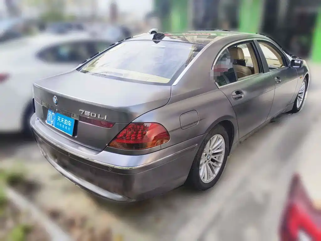 Фото 2 - BMW 7 Series