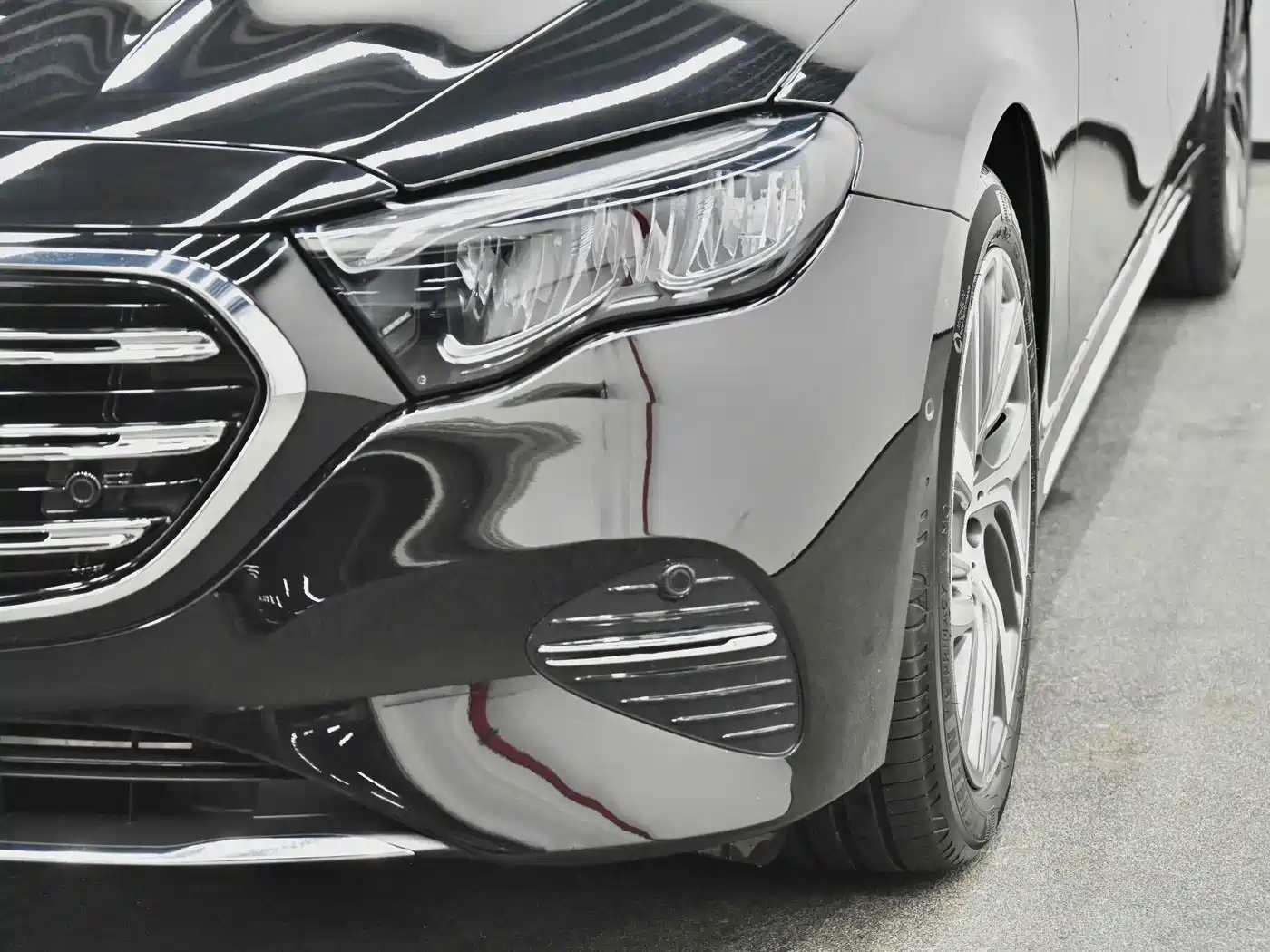 Mercedes-Benz E-Class 2025 E 300 L Fashion фото 9