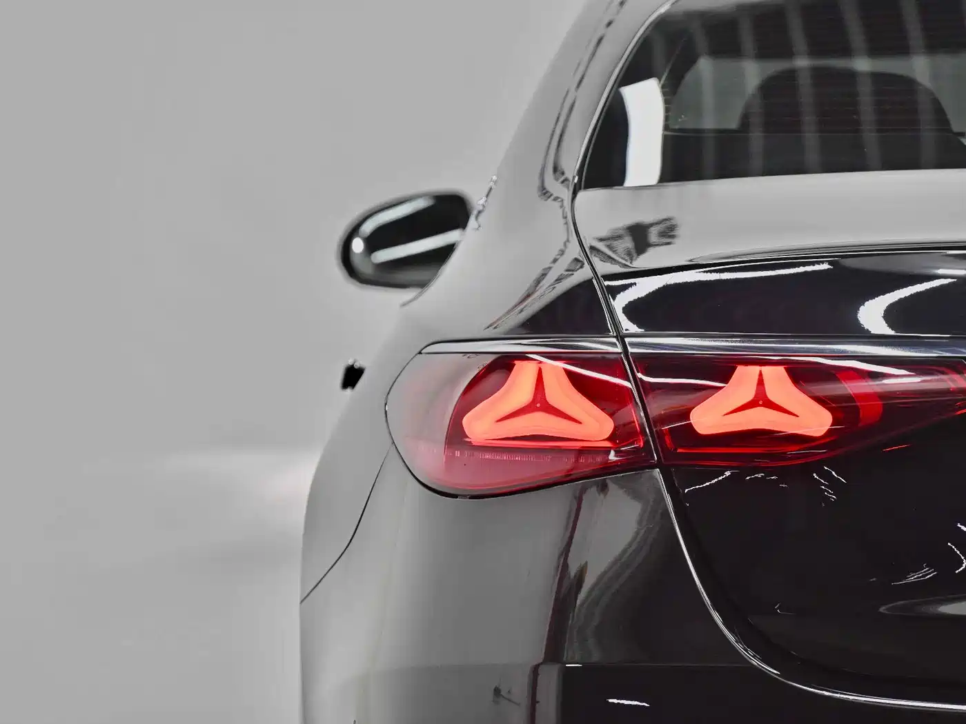 Mercedes-Benz E-Class 2025 E 300 L Fashion фото 3