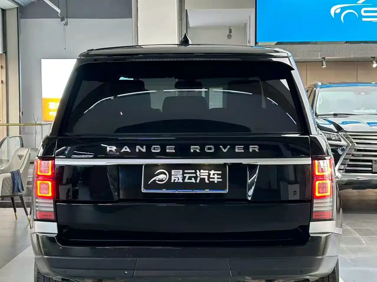 Land Rover Range Rover 2015 3.0 TDV6 Vogue фото 8