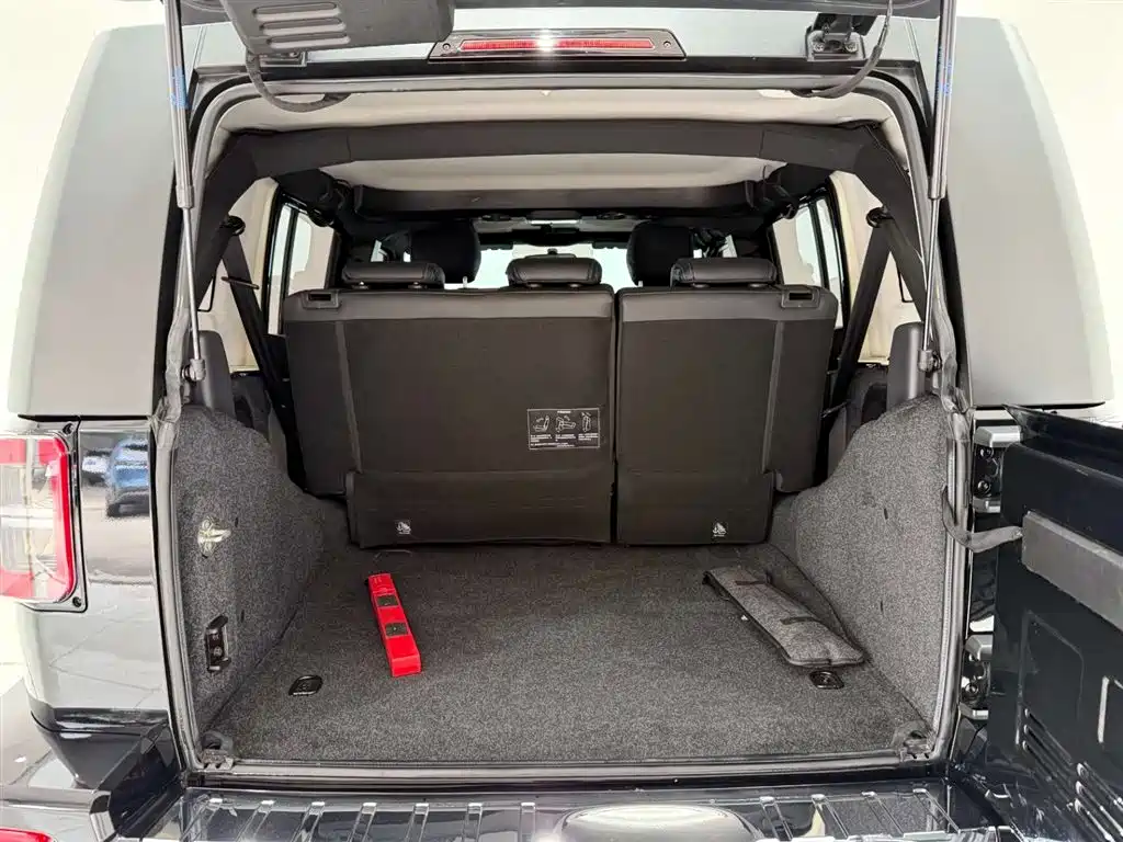 BAIC ORV Beijing Offroad BJ40 2024 2.0T Urban Hunter Glory Edition фото 14