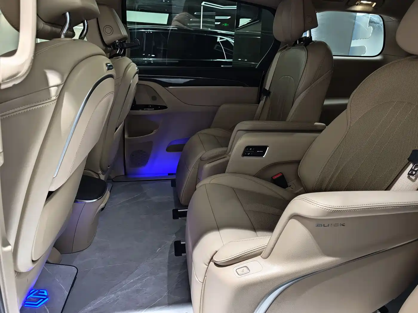 BUICK GL8 NEW ENERGY