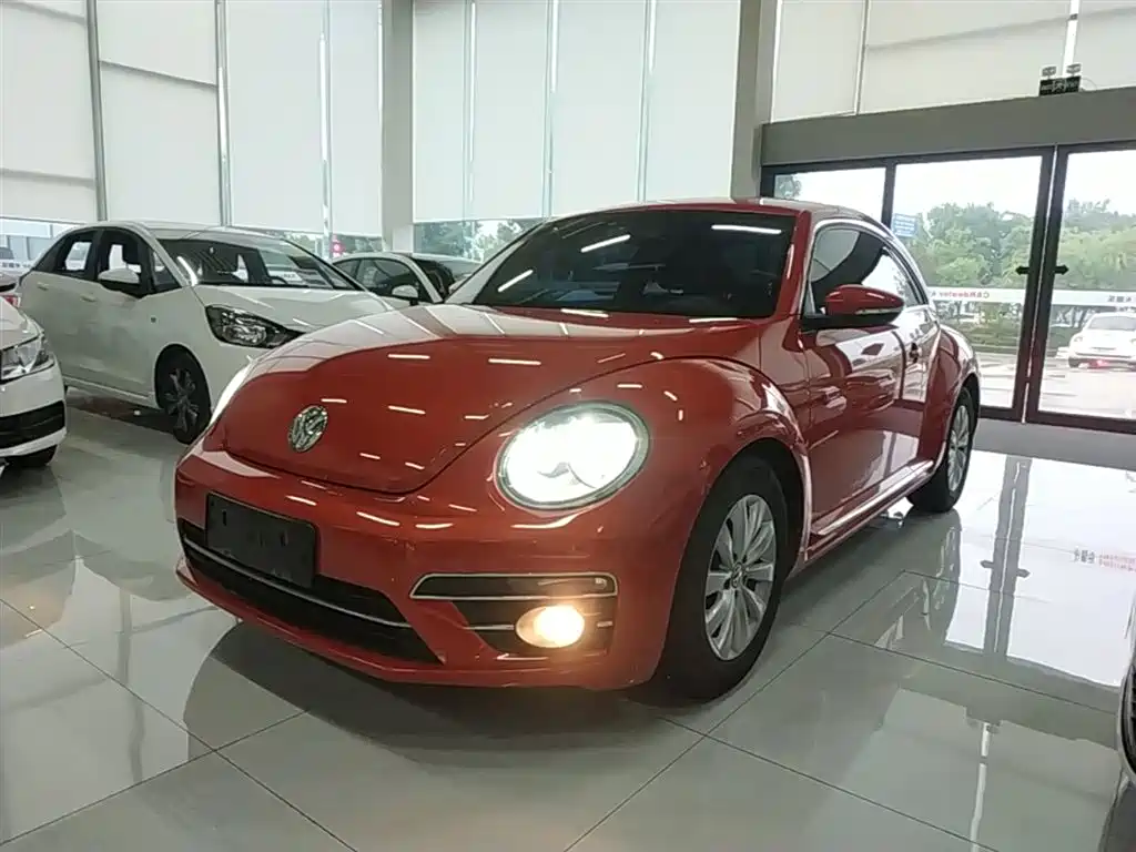 Volkswagen Beetle 2017 180TSI Enjoy фото 2
