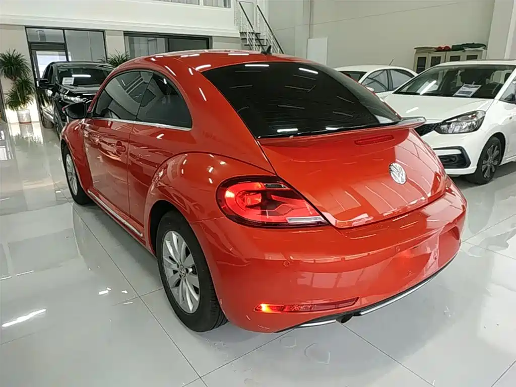 Volkswagen Beetle 2017 180TSI Enjoy фото 5