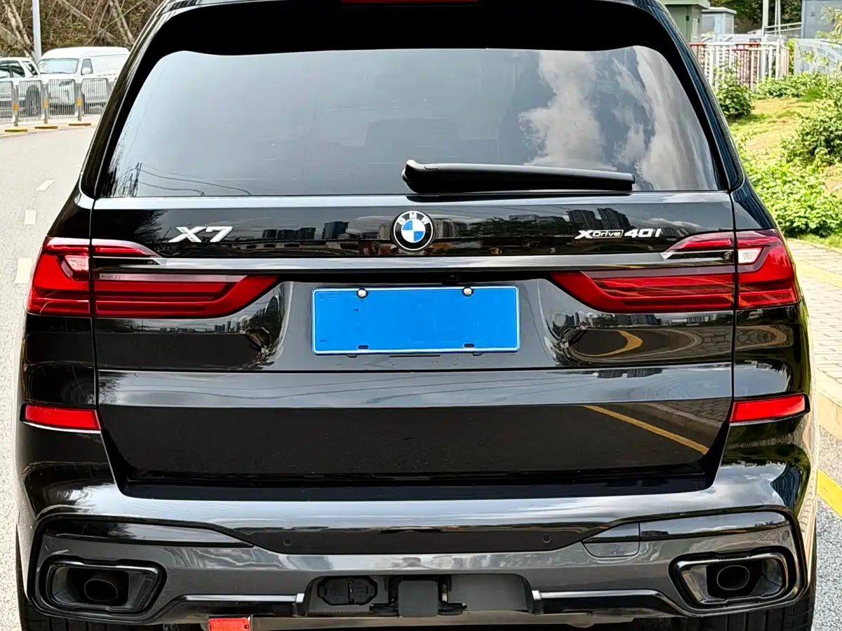 BMW X7 фото 6