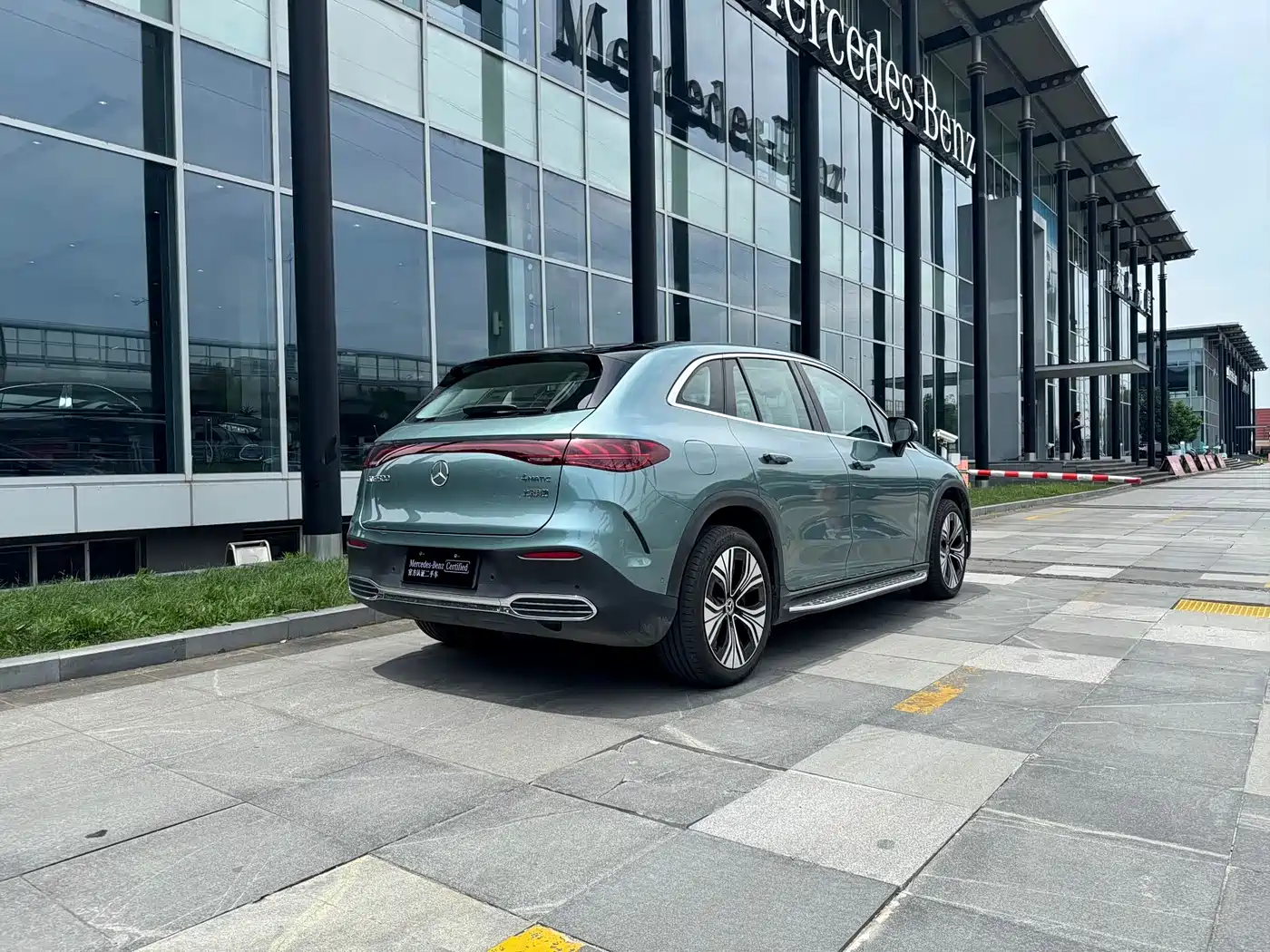 Mercedes-Benz EQE SUV 2024 500 4MATIC Luxury Edition фото 15