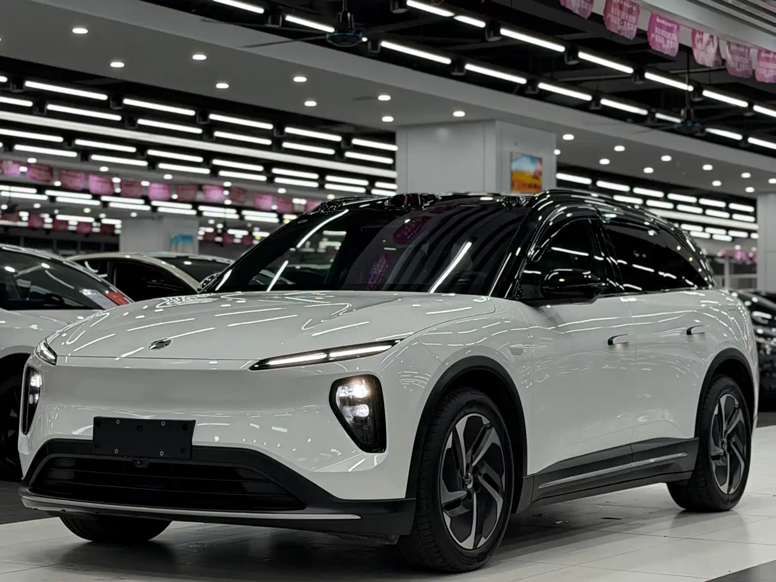 Фото 1 - NIO ES6