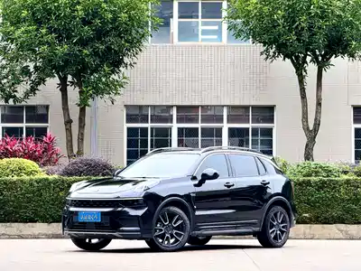 Lynk & Co 01