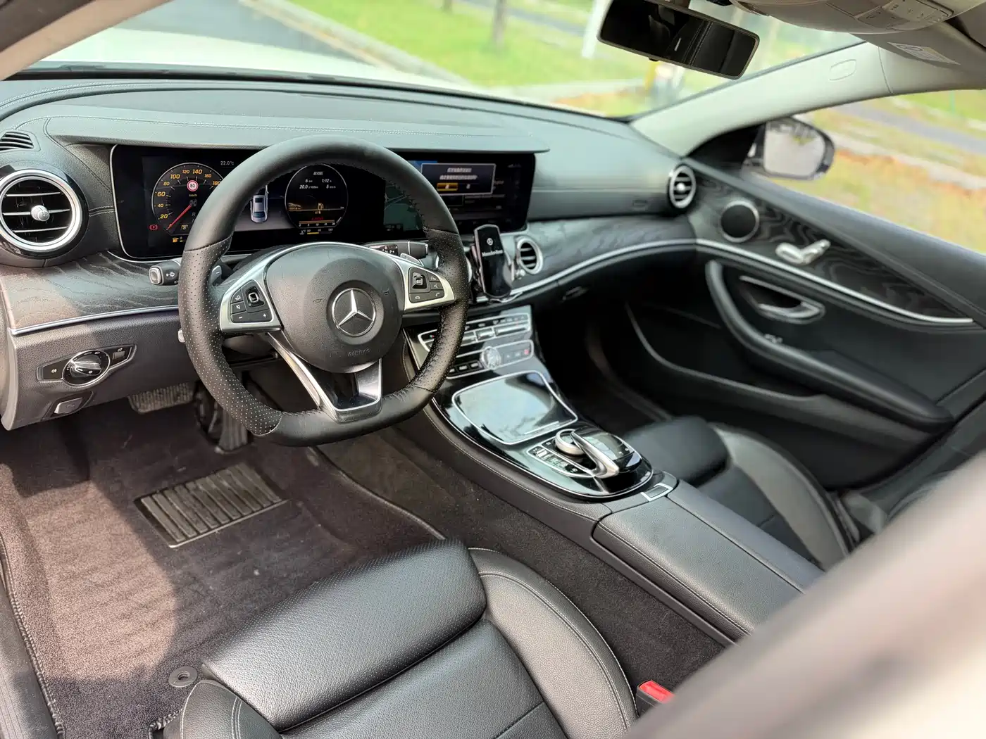 Mercedes-Benz E-Class 2016 E 200 L Sport Type фото 10