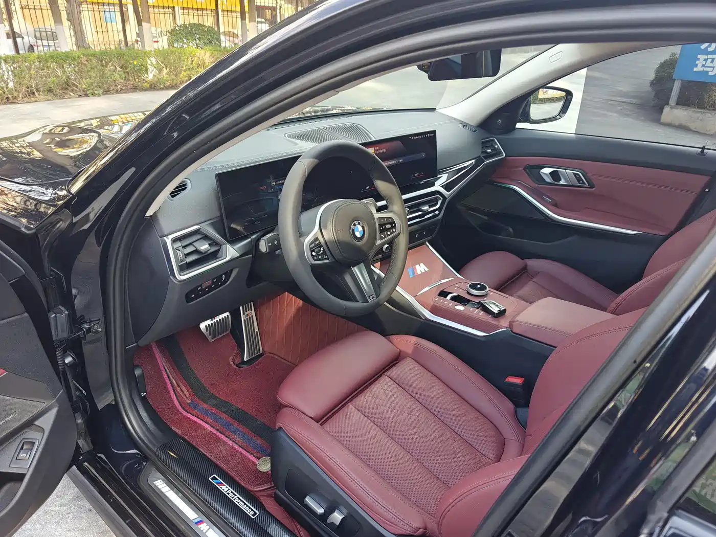 BMW 3 Series 2023 325Li M Sport Black Night Package фото 6