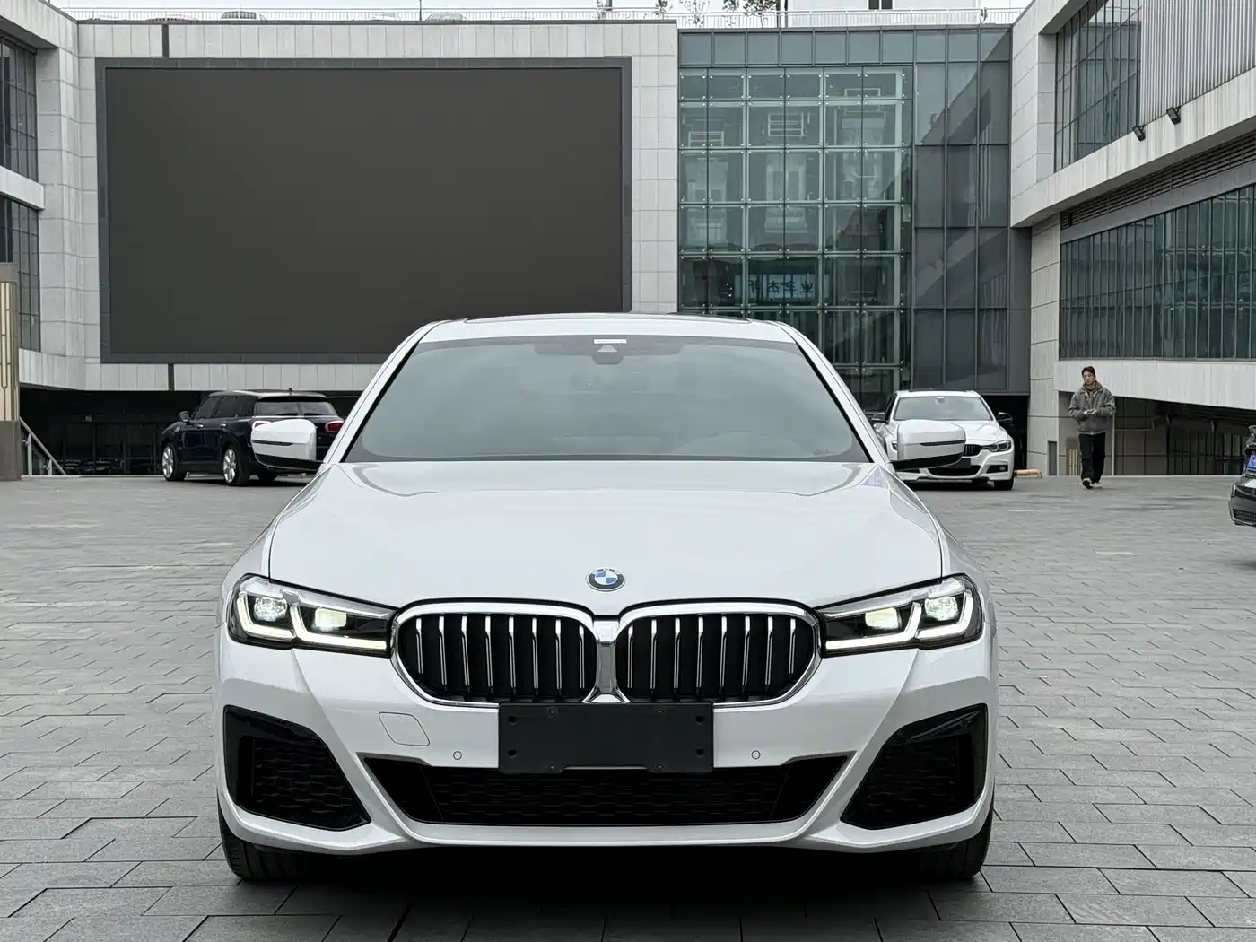 BMW 5 SERIES