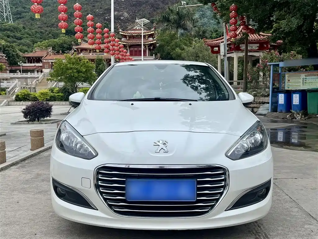 Peugeot 308 2014 Model Joy Edition Classic 1.6L Manual Superior Style фото 3