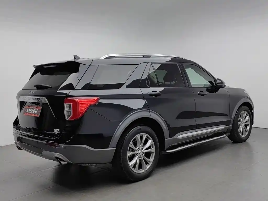 Фото 2 - Ford Explorer