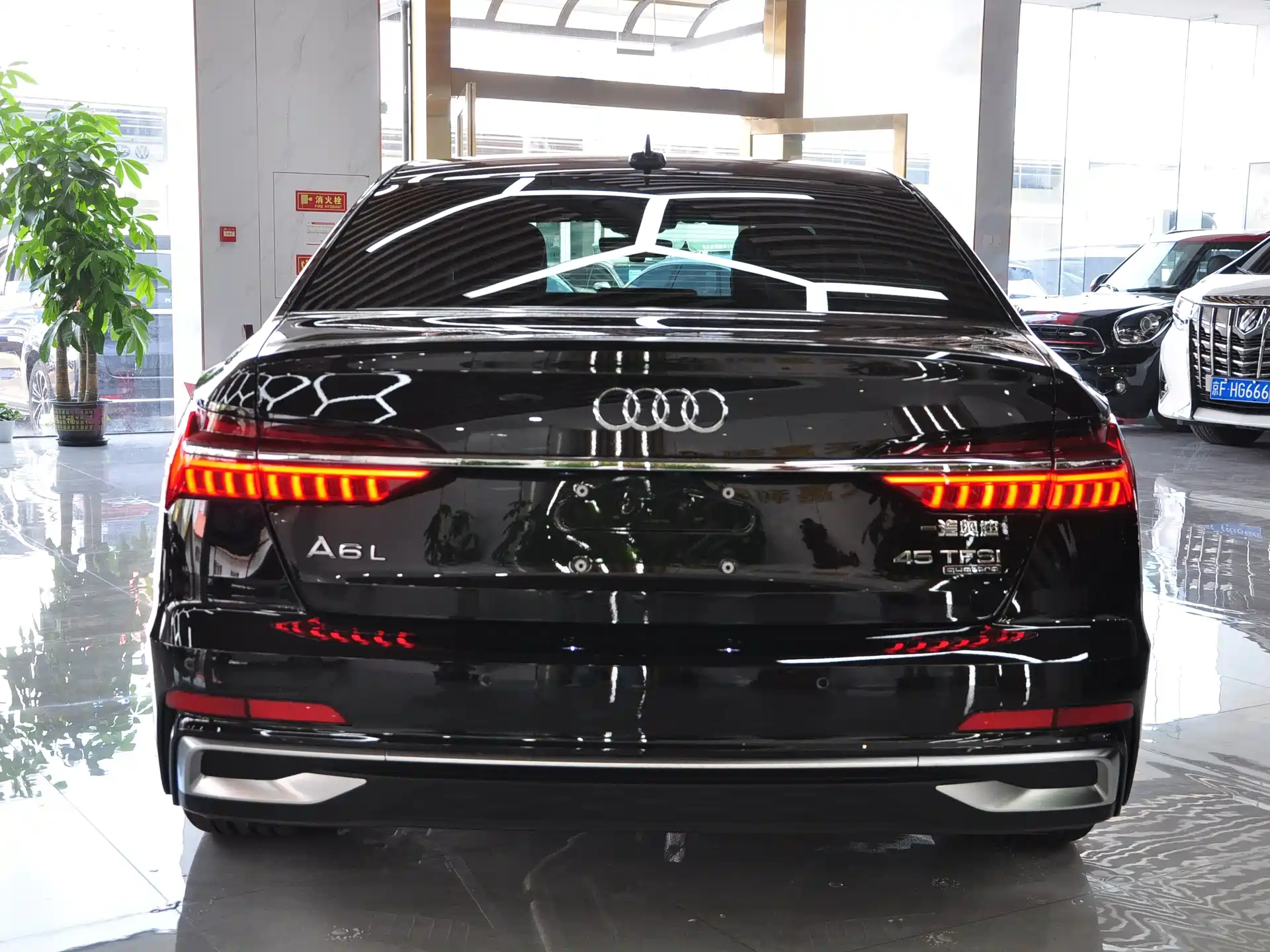 Фото 5 - Audi A6L