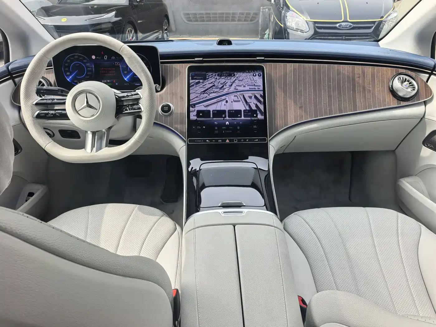 Mercedes-Benz EQE 2025 Model 500 4MATIC Luxury Edition фото 9