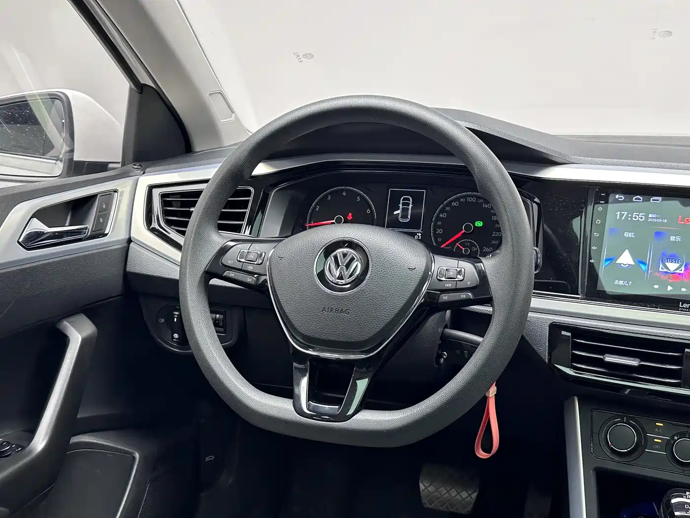 Volkswagen Polo 2019 Plus 1.5L Automatic Colorful Tech Edition фото 15