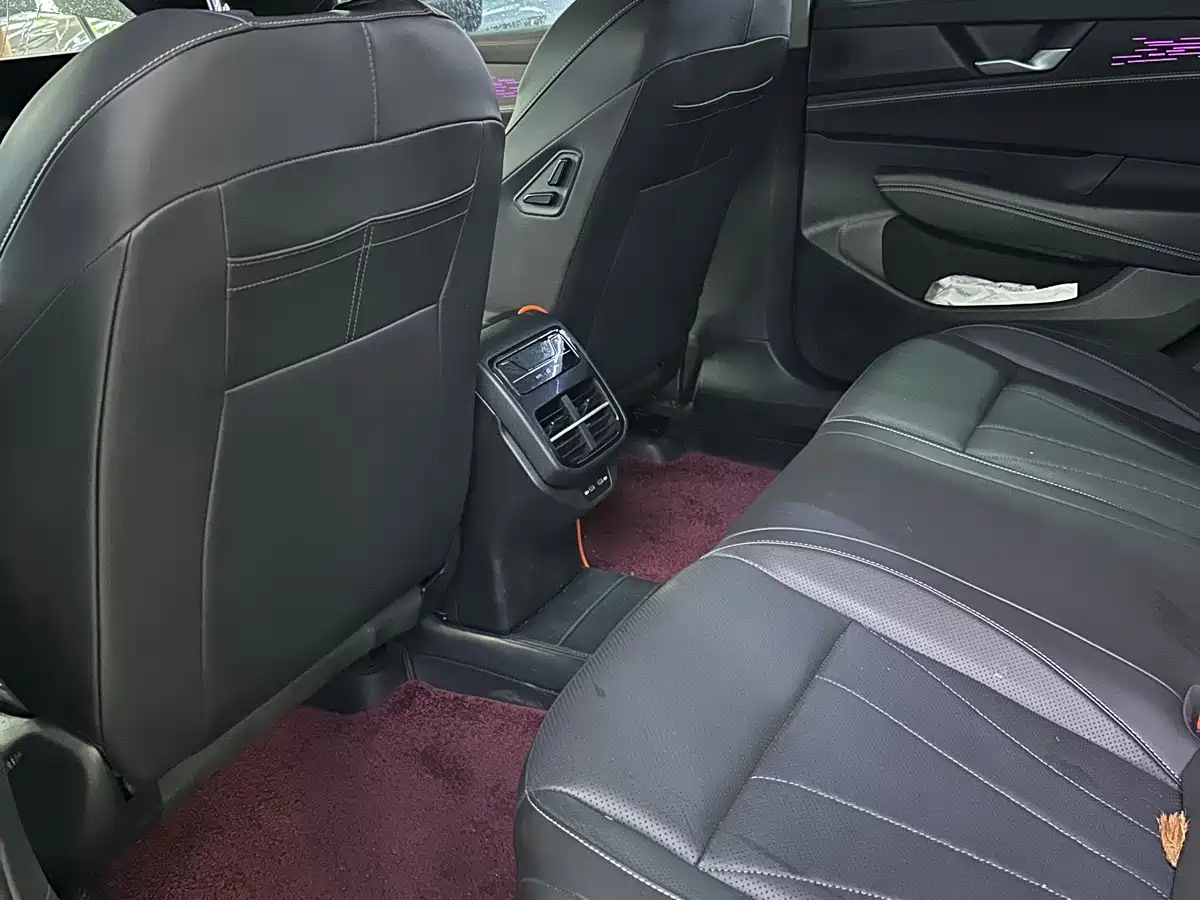 Photo 7 - Volkswagen Passat