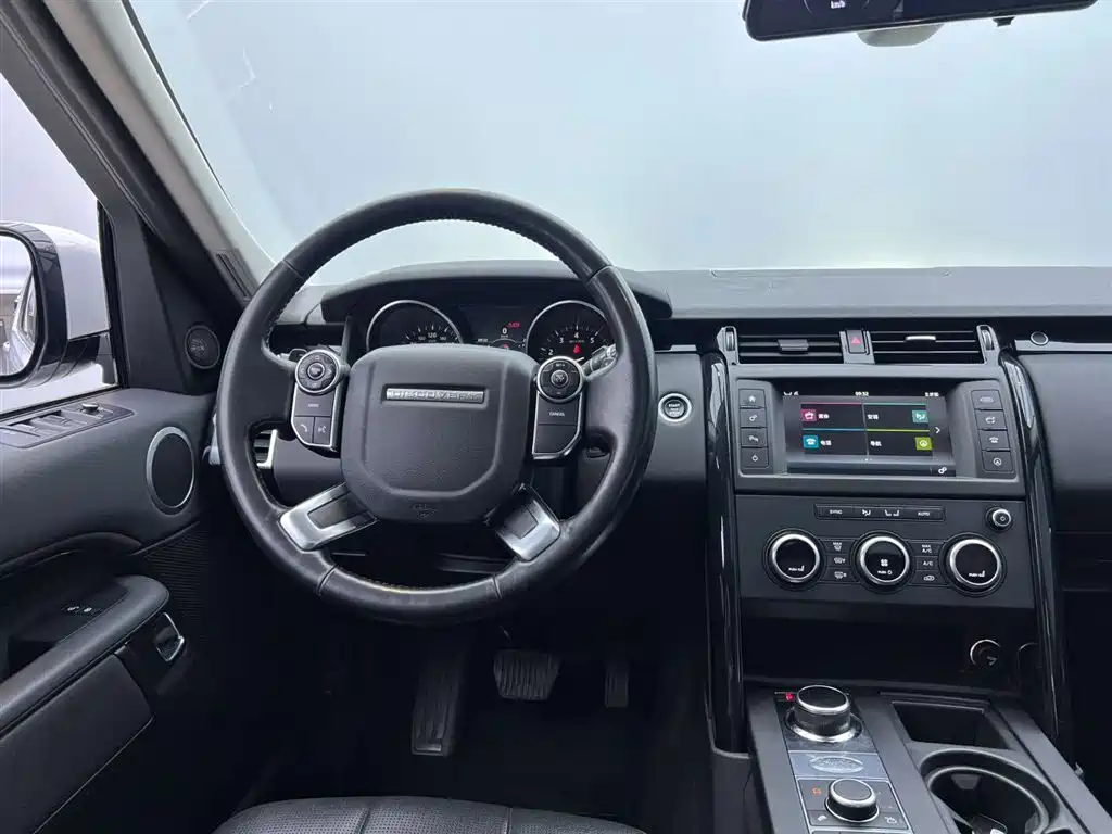 Land Rover Discovery 2017 3.0 SC V6 SE фото 31