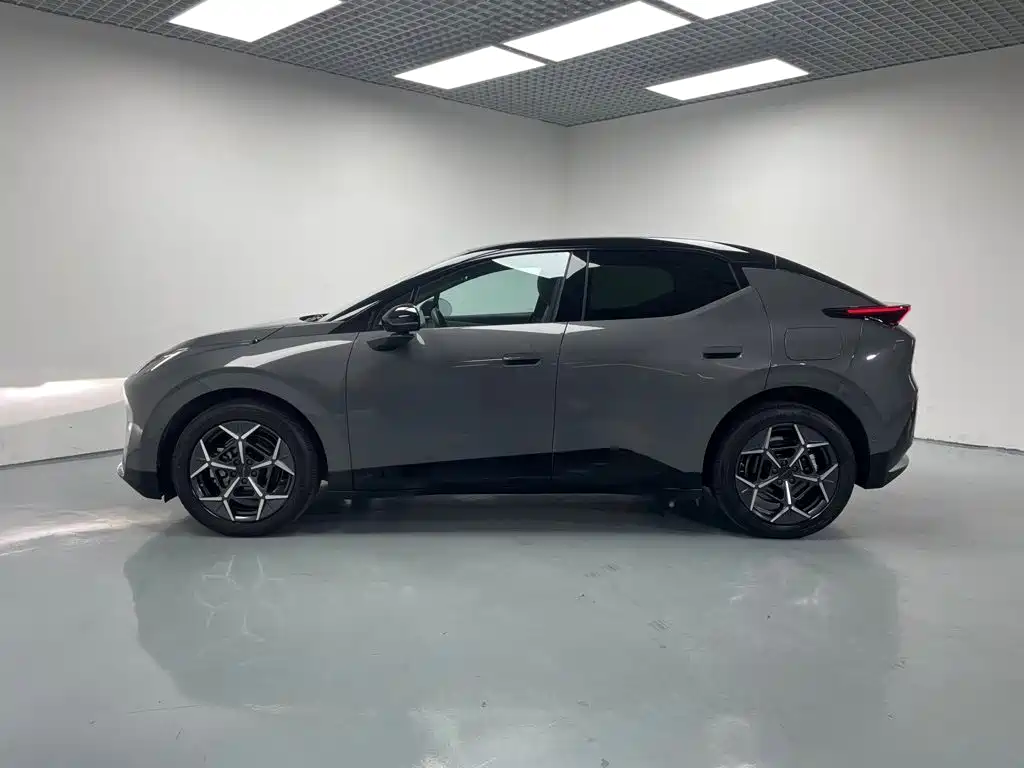 Фото 4 - Lynk & Co Z20