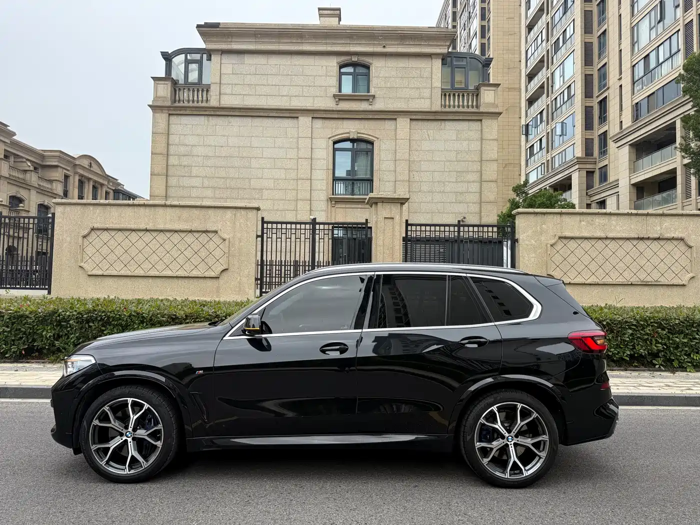 BMW X5 (Import) 2019 xDrive40i Exclusive M Sport Package фото 8