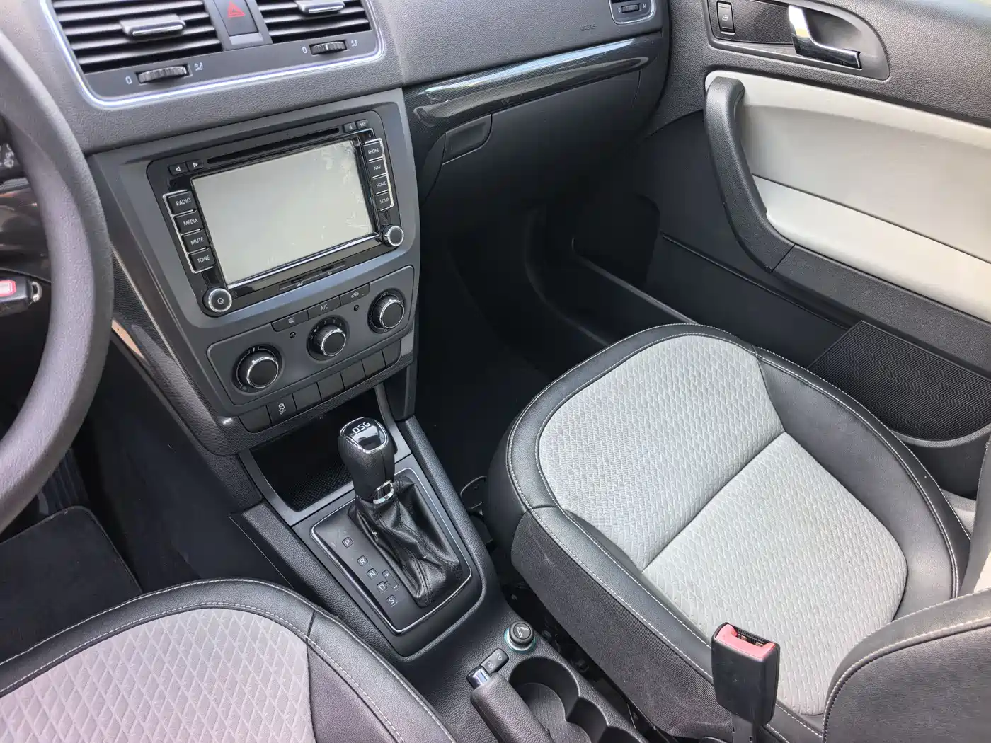 Škoda Yeti 2016 1.4TSI DSG Forward Edition фото 22