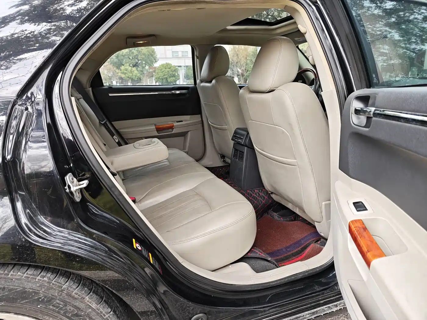 Chrysler 300C 2009 2006 Model 2.7L Luxury Edition