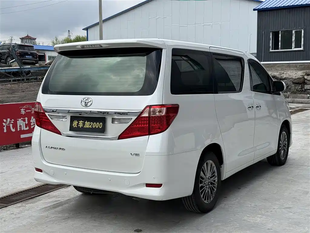Toyota Alphard 2011 3.5L Luxury Edition фото 8
