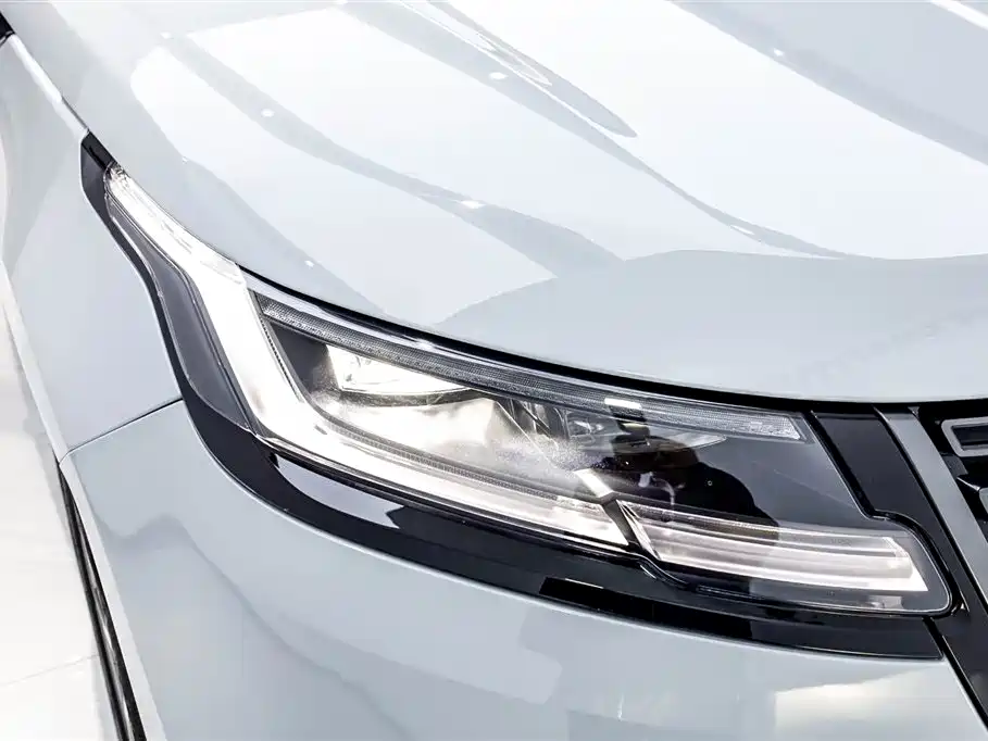 Land Rover Range Rover Velar 2024 Dynamic SE фото 18