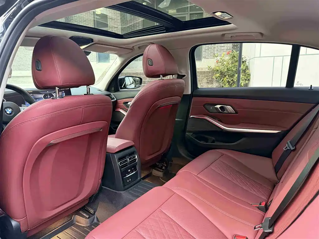 BMW 3 Series 2024 325Li M Sport Shadowline Package фото 12
