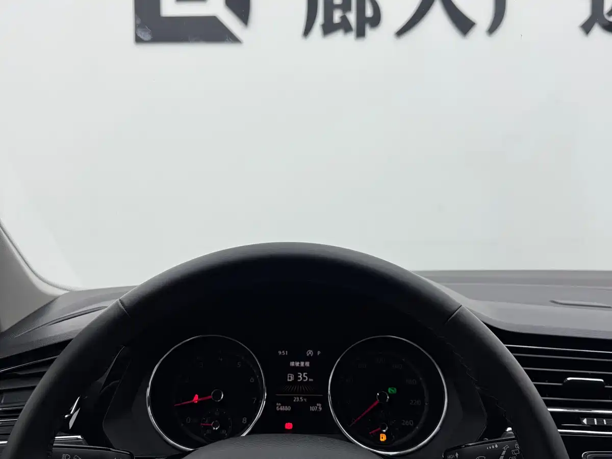 Volkswagen Tiguan L 2017 330TSI Automatic 2WD Comfort Edition фото 10