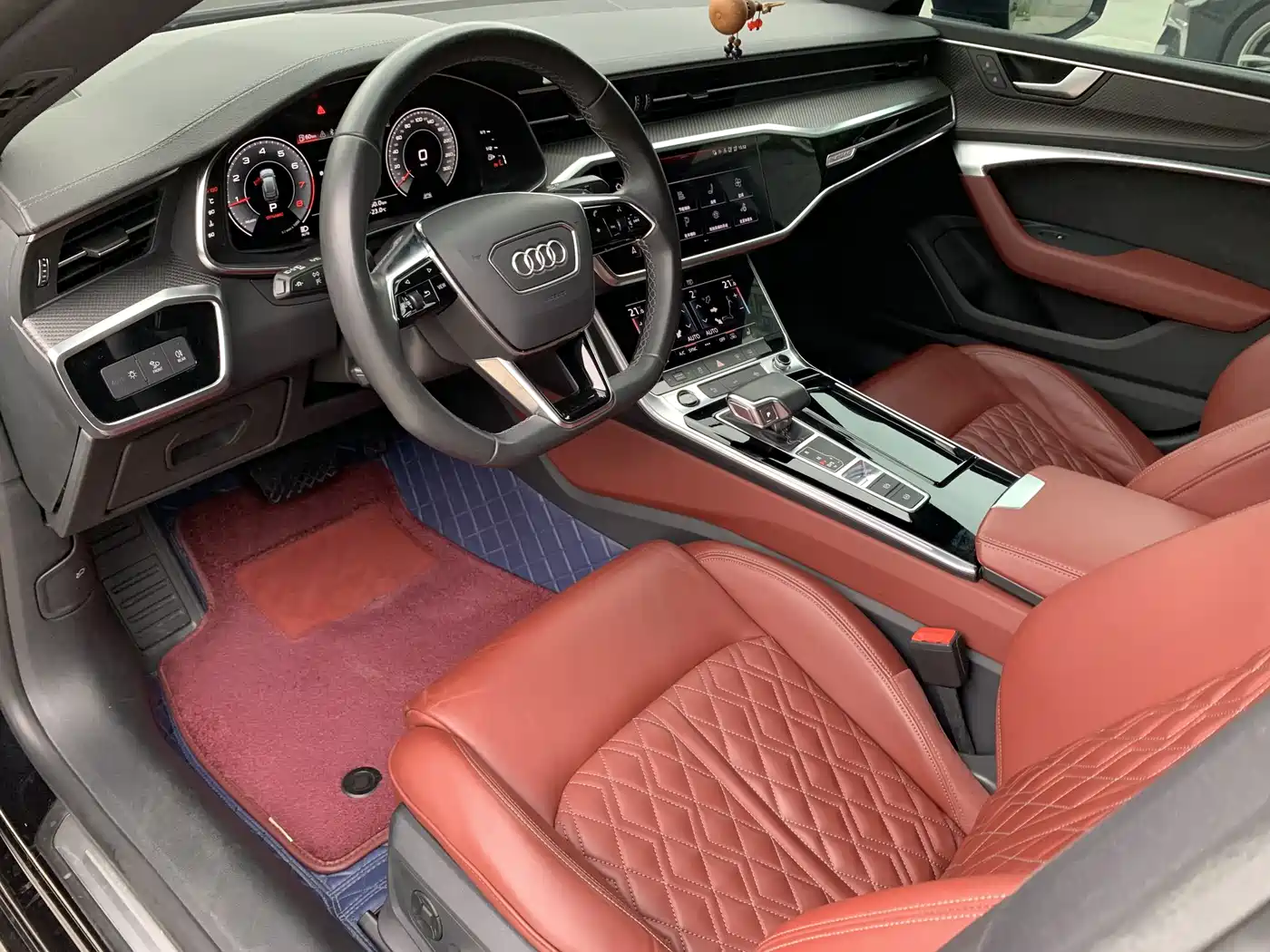 Audi A7L 2023 45 TFSI quattro S-line Black Warrior Edition фото 13