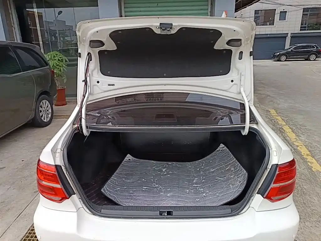Toyota Corolla 2013 1.6L Automatic Excellence Edition фото 19