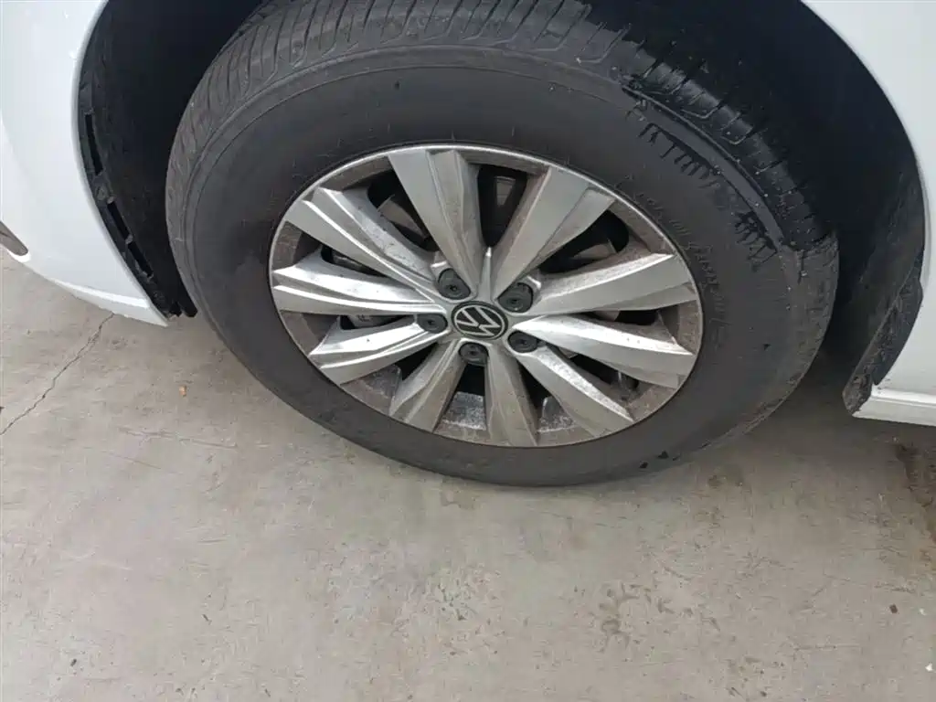 Volkswagen Lavida 2023 New Sharp 1.5L Auto Premium Edition фото 23