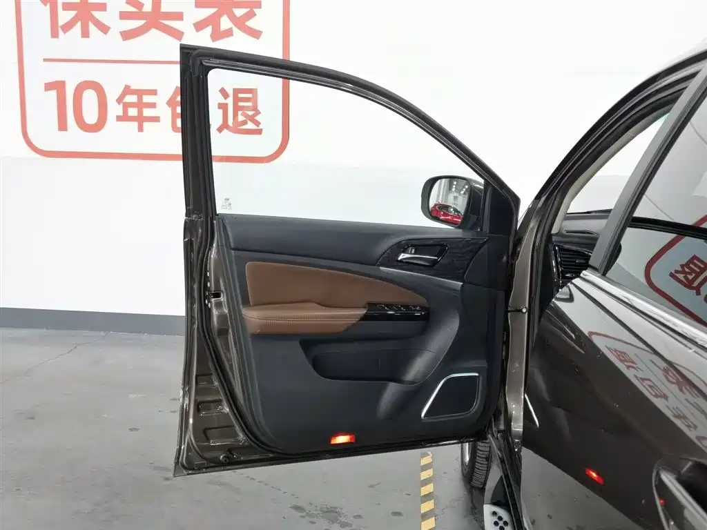 BYD Tang New Energy 2017 2.0T Tang 100 фото 8