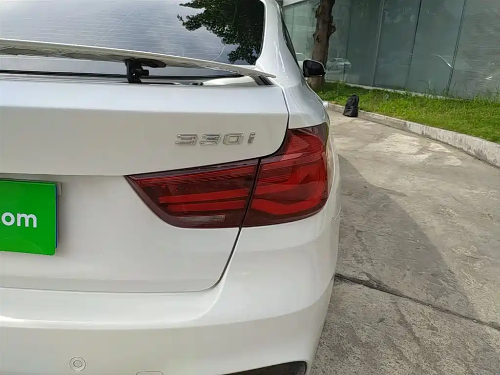BMW 3 Series GT 2019 320i M Sport Package фото 8