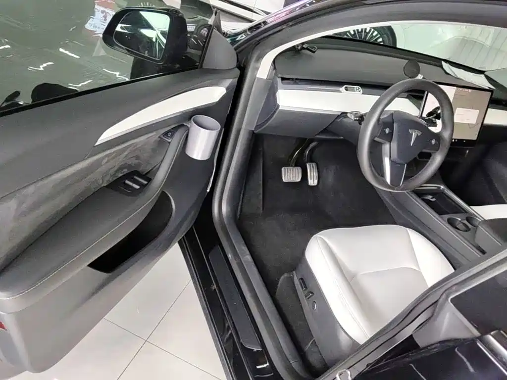 Фото 16 - Tesla Model Y