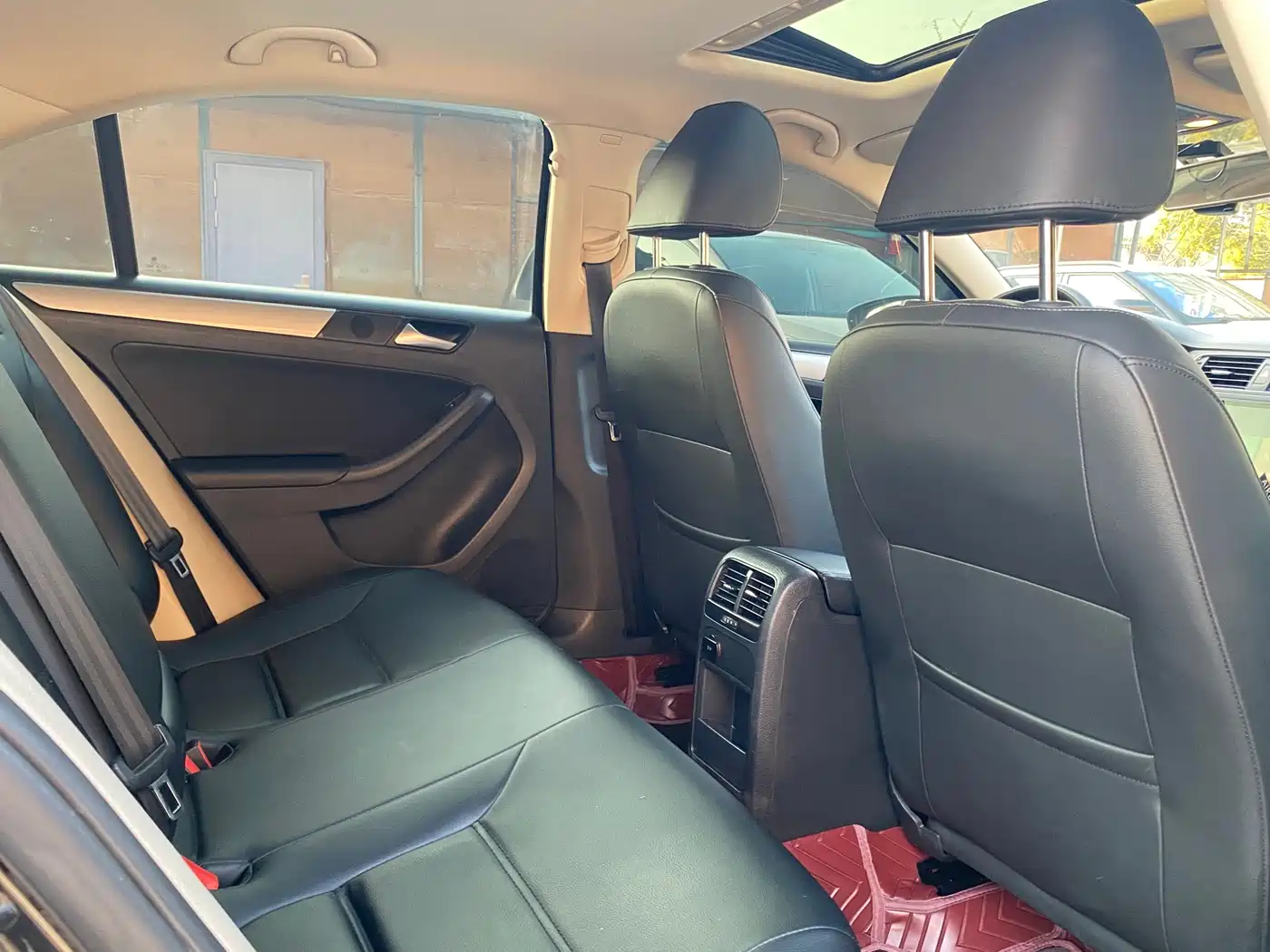 Volkswagen Sagitar 2012 1.4TSI Manual Luxury фото 12