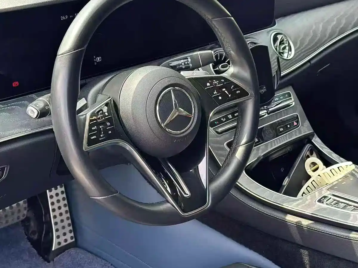 Mercedes-Benz CLS 2023 Model CLS 300 Sport Version фото 7