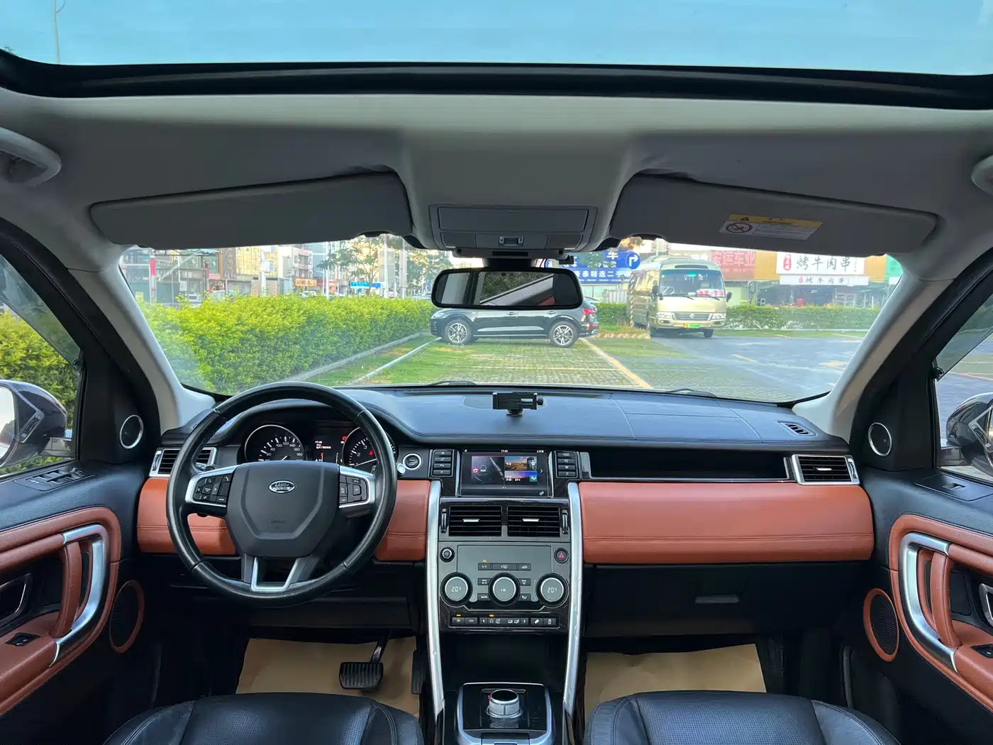 Land Rover Discovery Sport 2016 2.0T SE фото 18