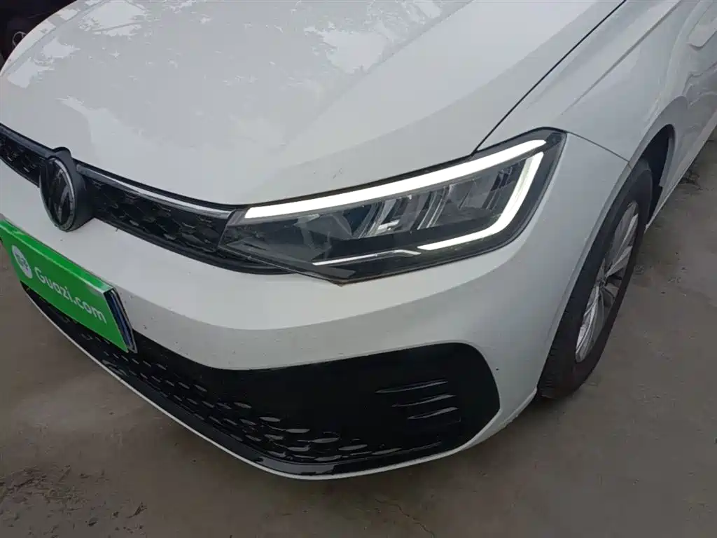 Volkswagen Lavida 2023 New Sharp 1.5L Auto Premium Edition фото 24